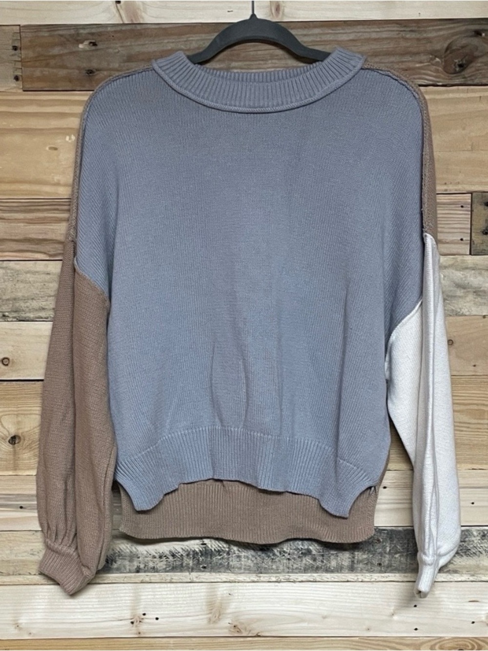 Blu Pepper size Medium/Large Crewneck Soft Sweater in Gray, Brown, and Cream